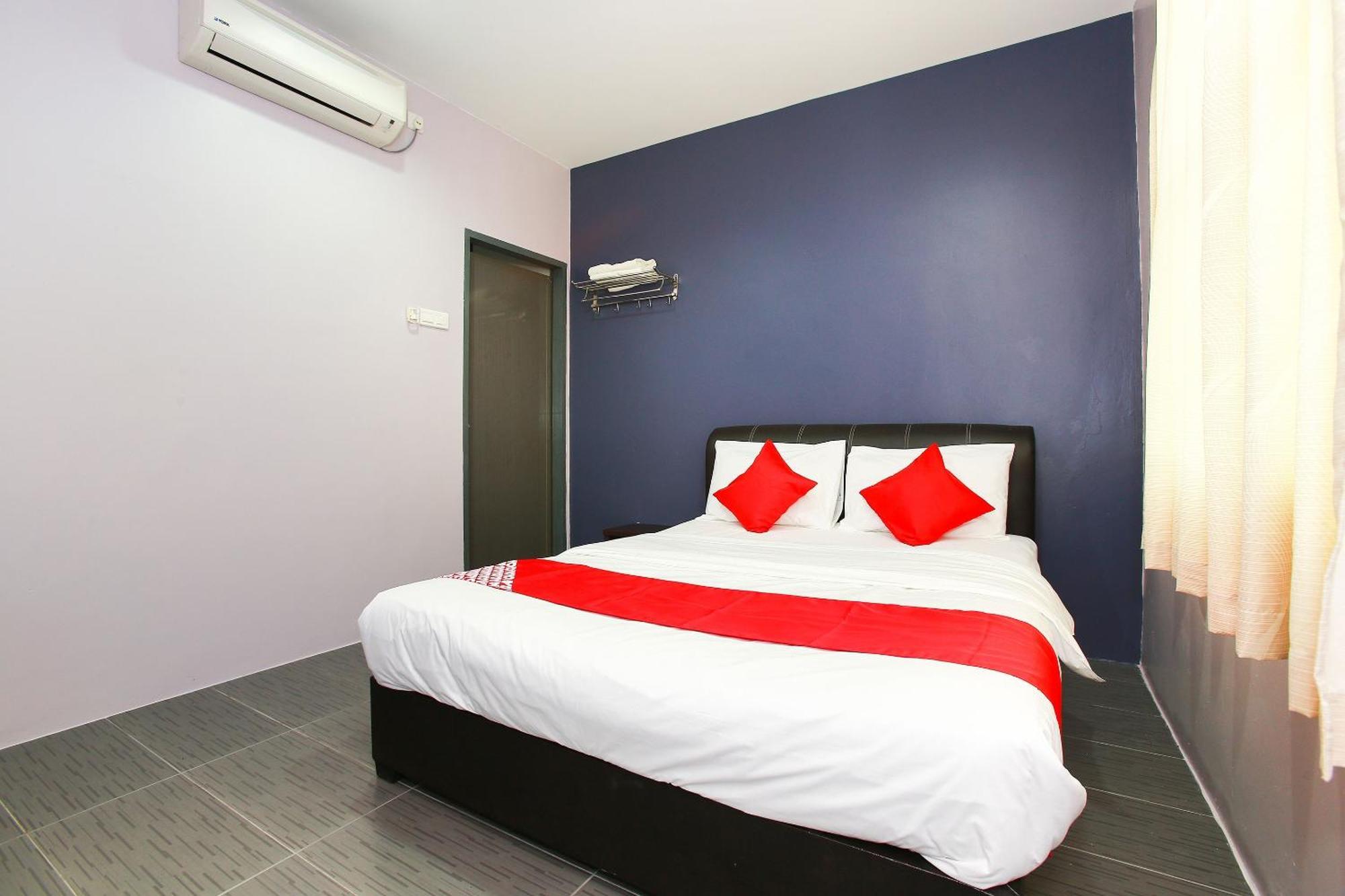 Oyo 89332 De Hotel Teluk Intan Exterior photo